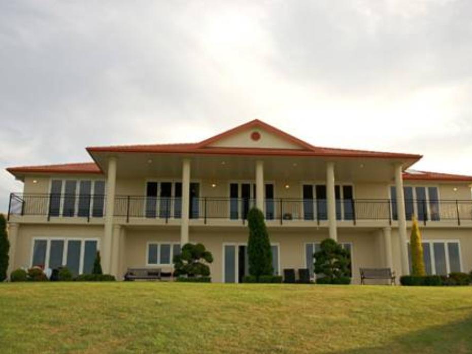 Angel Luxury Lodge Blenheim Exterior photo
